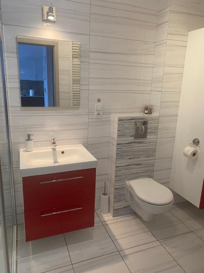 1 Tyskie Apartamenty Z Ogrodkiem Тихи Екстер'єр фото